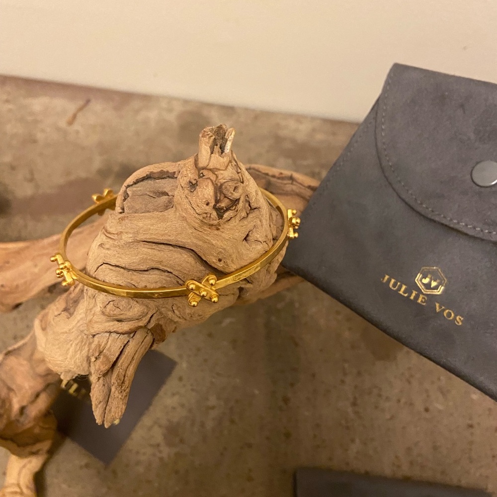 Julie Vos gold bangle